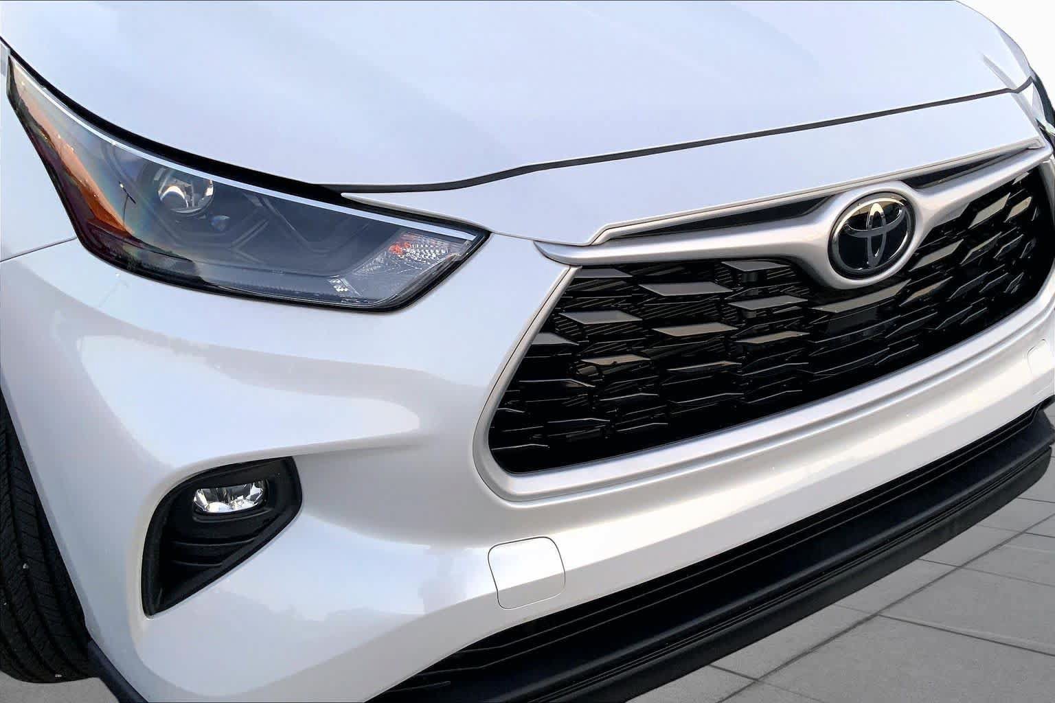 Used 2025 Toyota Highlander XLE AWD/4WD image 27