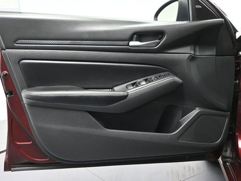 Used 2024 Nissan Altima 2.5 SV image 35