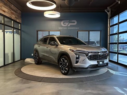 Used 2024 Chevrolet TrailBlazer LT w/ Convenience Package FWD image 1