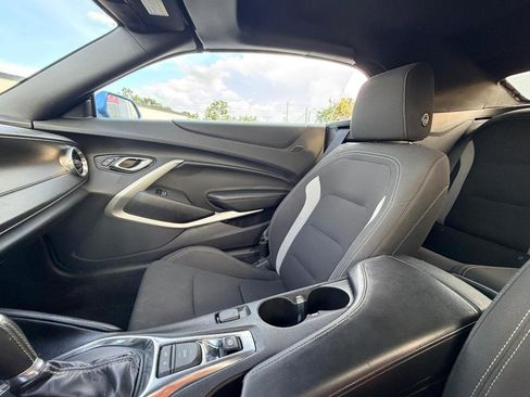 Used 2017 Chevrolet Camaro LT RWD image 22