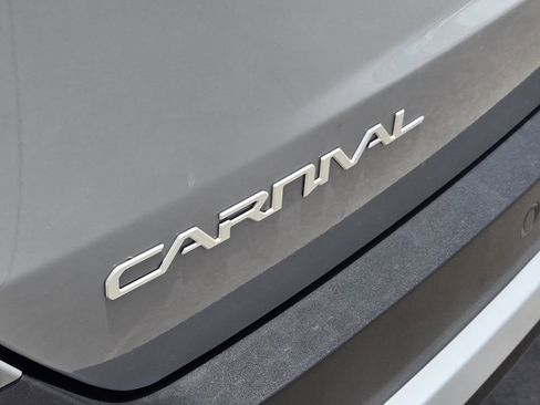 New 2026 Kia Carnival EX FWD image 7