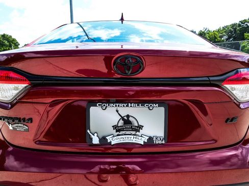 Used 2025 Toyota Corolla LE w/ LE Premium Package FWD image 41