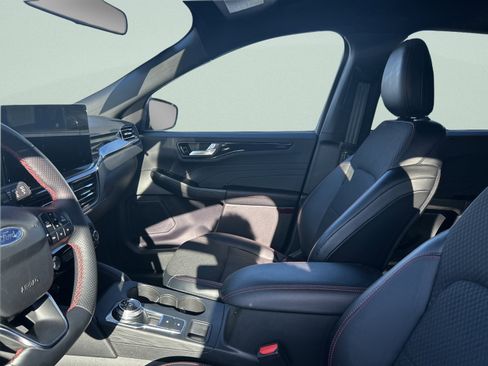 Used 2023 Ford Escape ST-Line w/ Tech Pack #1 image 11