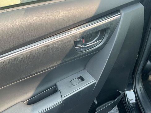 Used 2018 Toyota Corolla XLE FWD image 26