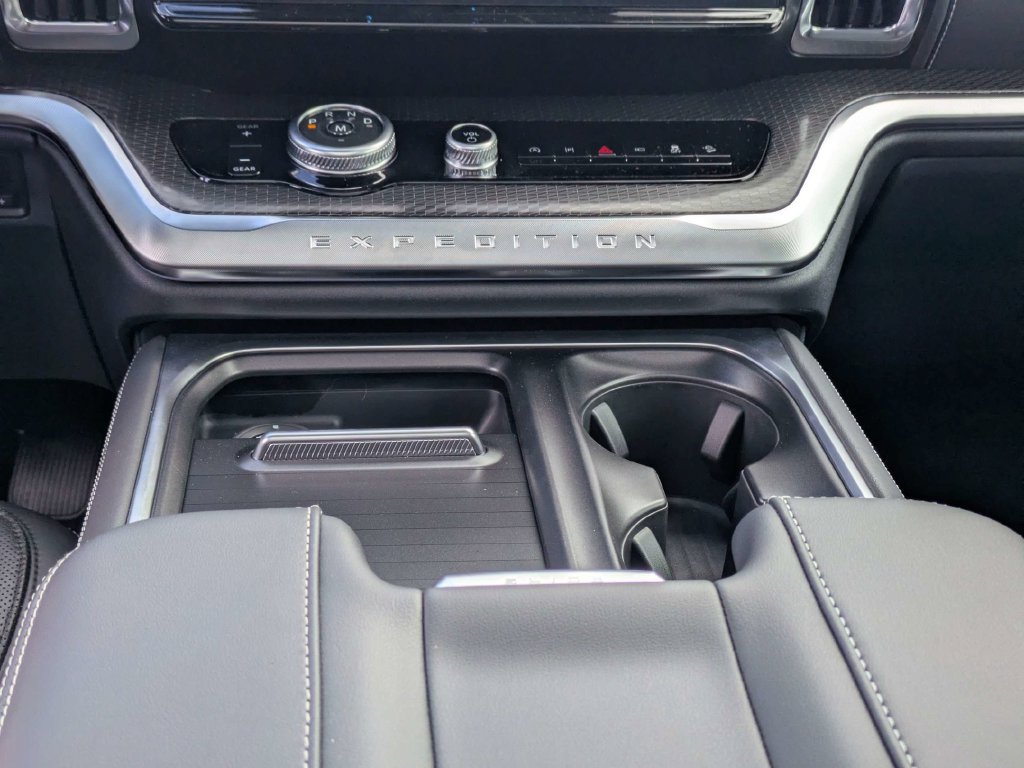 New 2027 Ford Expedition Max Platinum w/ Stealth Appearance Package AWD/4WD image 24