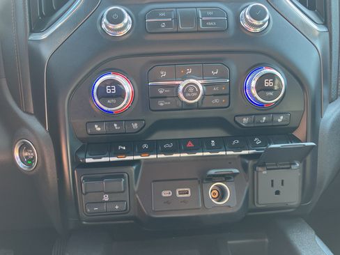 Used 2019 GMC Sierra 1500 AT4 w/ AT4 Preferred Package AWD/4WD image 22