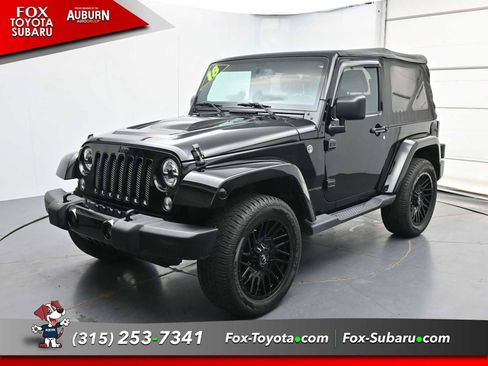 Used 2018 Jeep Wrangler Sahara w/ Dual Top Group AWD/4WD image 2