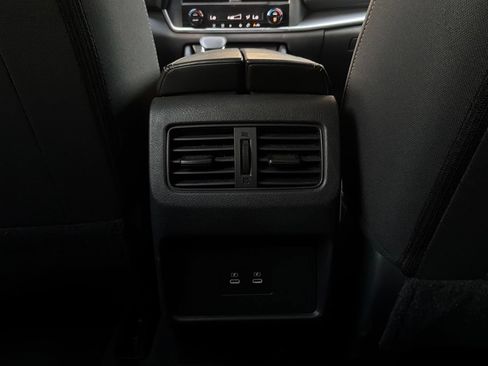 Used 2025 Nissan Rogue SV FWD image 13
