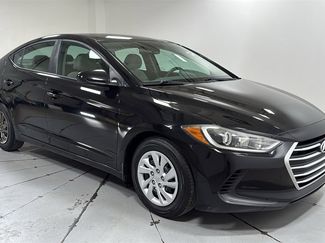Used 2017 Hyundai Elantra SE w/ Cargo Package video 3