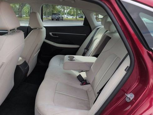 Used 2025 Hyundai Sonata SEL FWD image 12