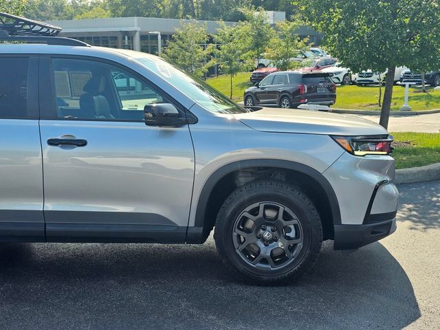 Used 2024 Honda Pilot TrailSport image 5