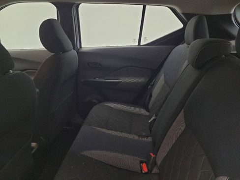 Used 2018 Nissan Kicks S image 18