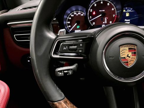 Certified 2023 Porsche Macan S image 23