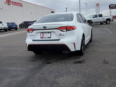Used 2023 Toyota Corolla SE w/ SE Package image 3