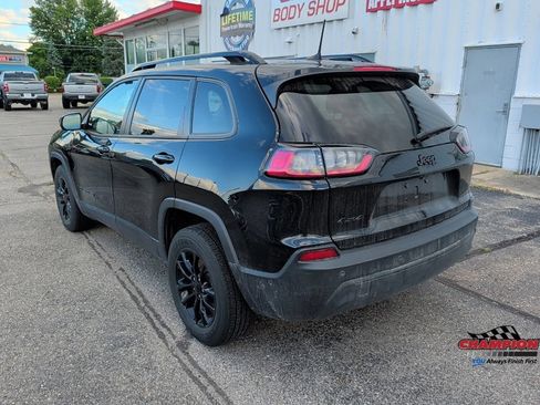 Used 2023 Jeep Cherokee Altitude Lux AWD/4WD image 3