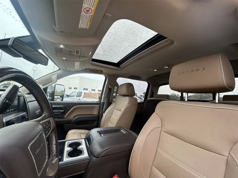 Used 2019 GMC Sierra 3500 Denali w/ Duramax Plus Package image 15