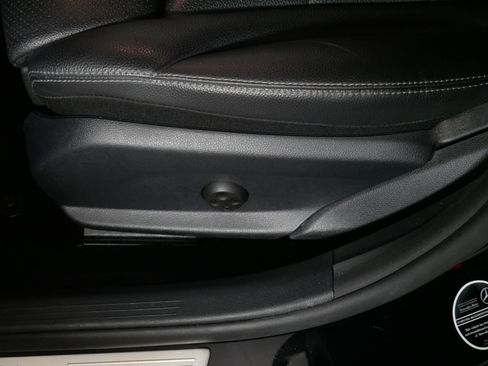 Used 2019 Mercedes-Benz C 300 4MATIC Sedan image 20