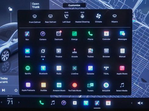 Used 2023 Tesla Model Y Long Range image 30