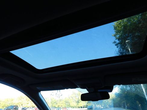 Used 2021 Honda CR-V EX-L image 4