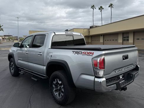 Used 2022 Toyota Tacoma TRD Off-Road AWD/4WD image 5