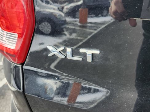 Used 2018 Ford Explorer XLT w/ Equipment Group 201A image 22