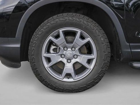 Certified 2025 Honda Passport TrailSport image 9