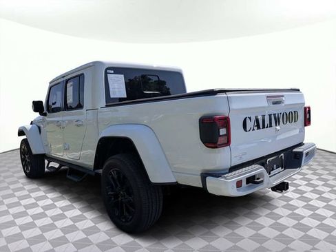 Used 2022 Jeep Gladiator Overland AWD/4WD image 6