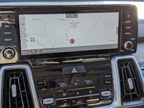 Used 2022 Kia Sorento S image 23