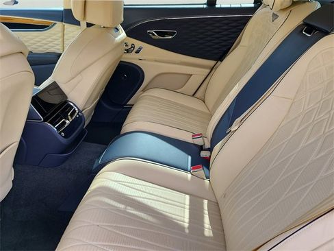 Used 2021 Bentley Flying Spur V8 image 15