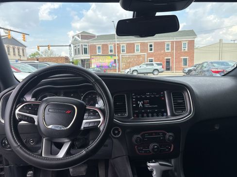 Used 2017 Dodge Charger SXT w/ Rallye Group RWD image 13