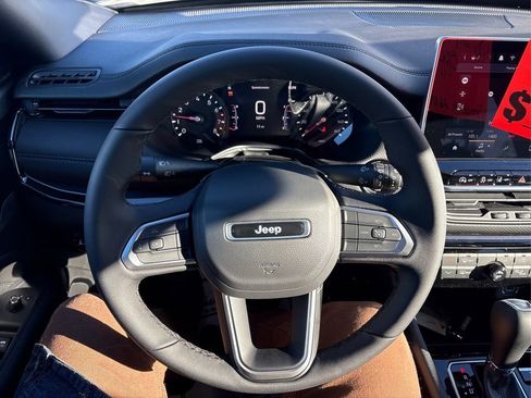 New 2026 Jeep Compass Latitude image 14