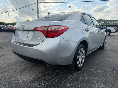 Used 2018 Toyota Corolla LE image 5
