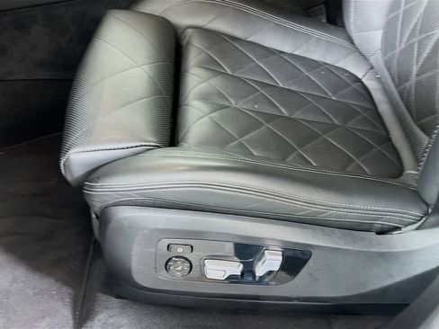 Used 2024 BMW X7 xDrive40i AWD/4WD image 22