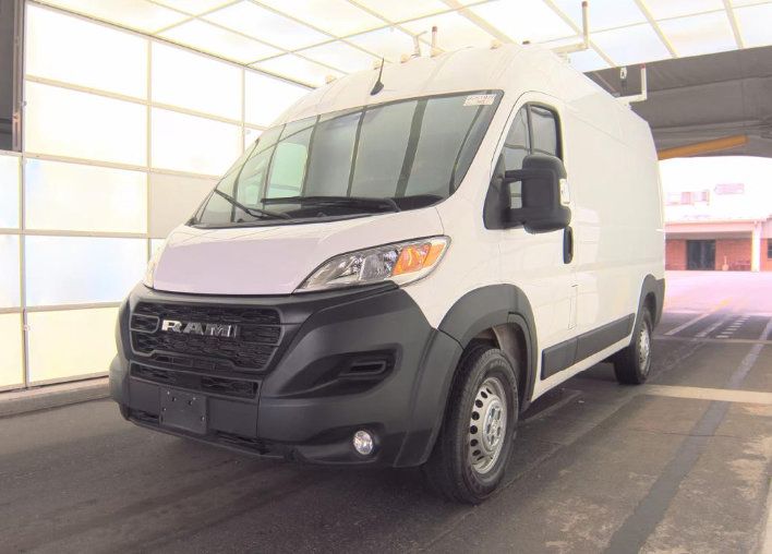 Used 2024 RAM ProMaster 2500 w/ Convenience Group FWD image 2