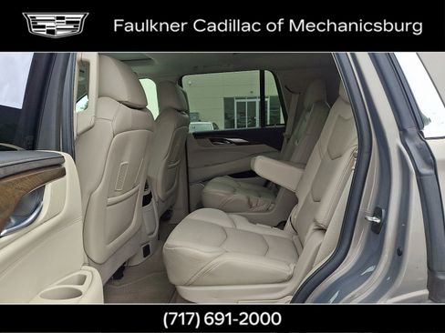 Used 2018 Cadillac Escalade Luxury AWD/4WD image 15