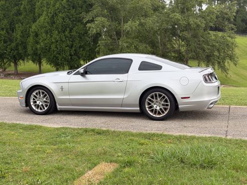 Used 2013 Ford Mustang Premium RWD image 15