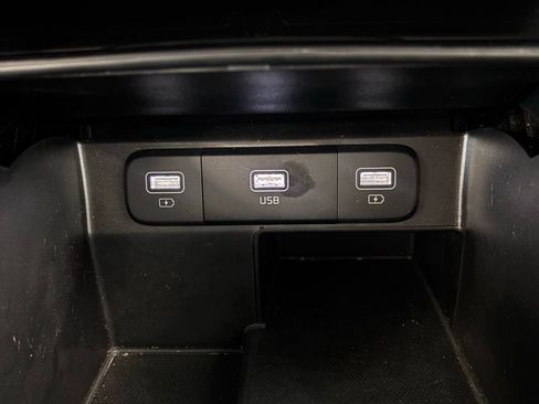 Used 2023 Kia Sorento LX image 12