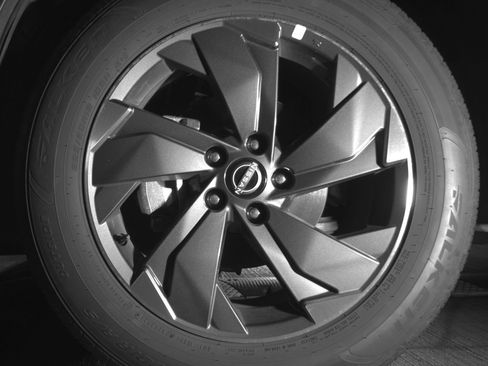 Used 2025 Nissan Rogue SV FWD image 12