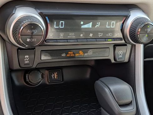 Used 2025 Toyota RAV4 XLE w/ Convenience Package FWD image 17