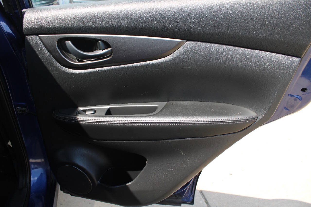 Used 2019 Nissan Rogue Sport S FWD image 5
