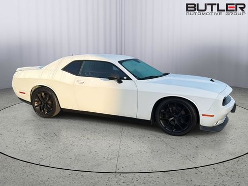 Used 2022 Dodge Challenger GT RWD image 6