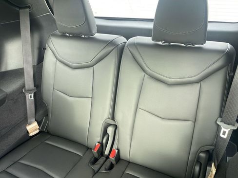 Certified 2024 Cadillac XT6 Premium Luxury w/ LPO, Floor Liner Package AWD/4WD image 33