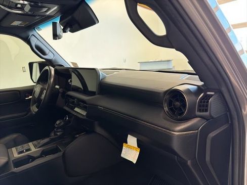 Used 2024 Toyota Land Cruiser image 32