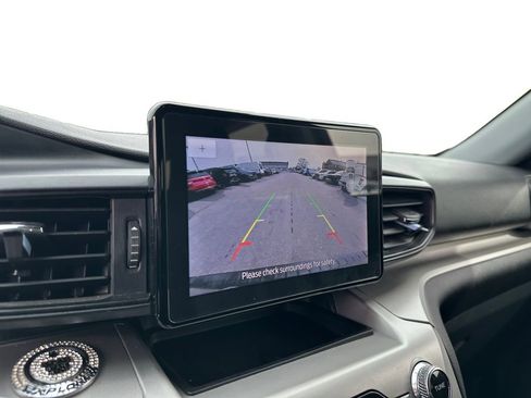 Used 2022 Ford Explorer XLT image 14