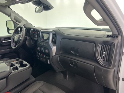 Used 2024 Chevrolet Silverado 2500 Custom w/ Custom Value Package image 24