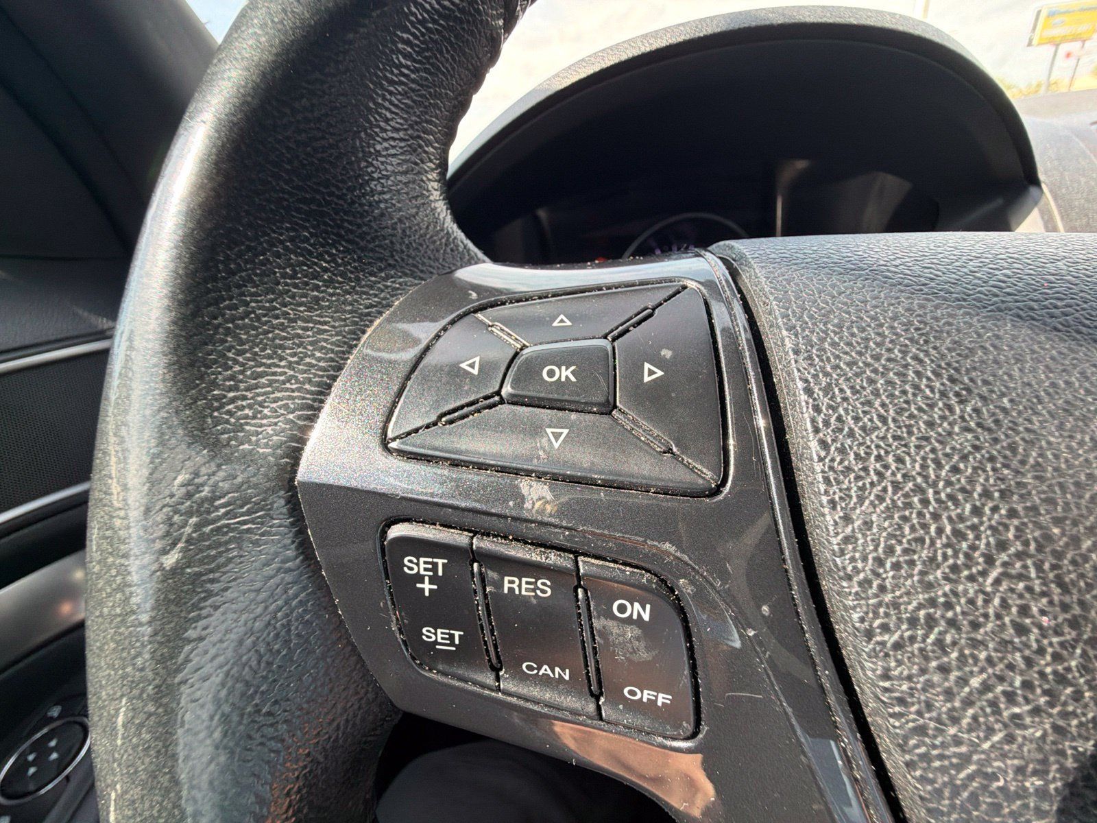 Used 2018 Ford Explorer XLT w/ Equipment Group 202A AWD/4WD image 19