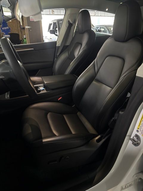 Used 2024 Tesla Model Y Long Range RWD image 6