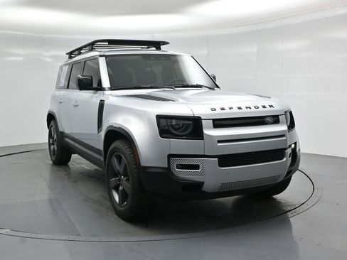 Used 2024 Land Rover Defender 110 S AWD/4WD image 57