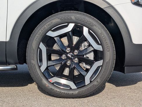 New 2025 Kia Telluride S image 13