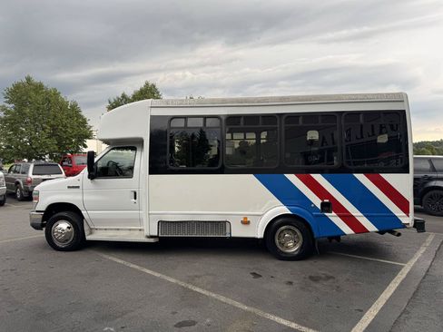 Used 2012 Ford E-350 and Econoline 350 Super Duty w/ Shuttle Bus Prep Pkg RWD image 8